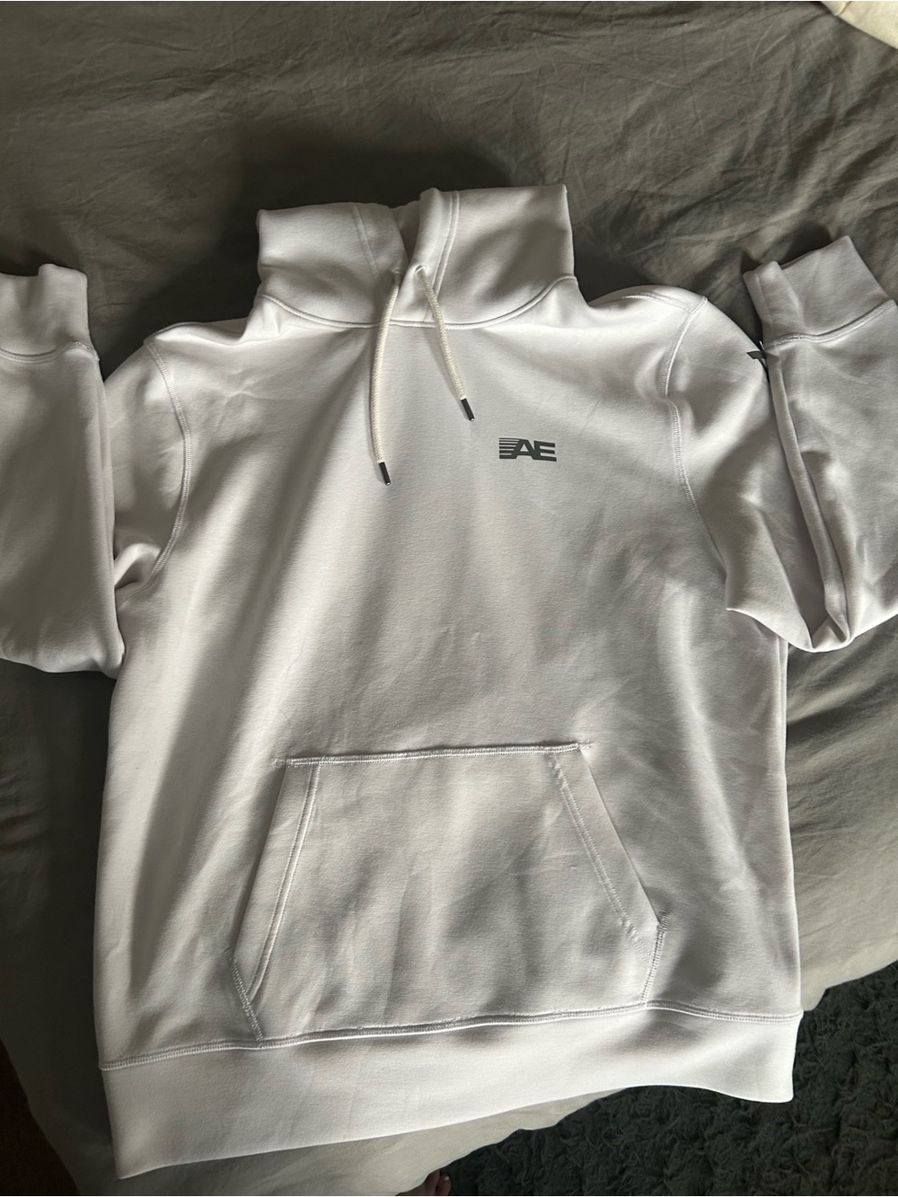 American Eagle Outfitters White Sweatshirt